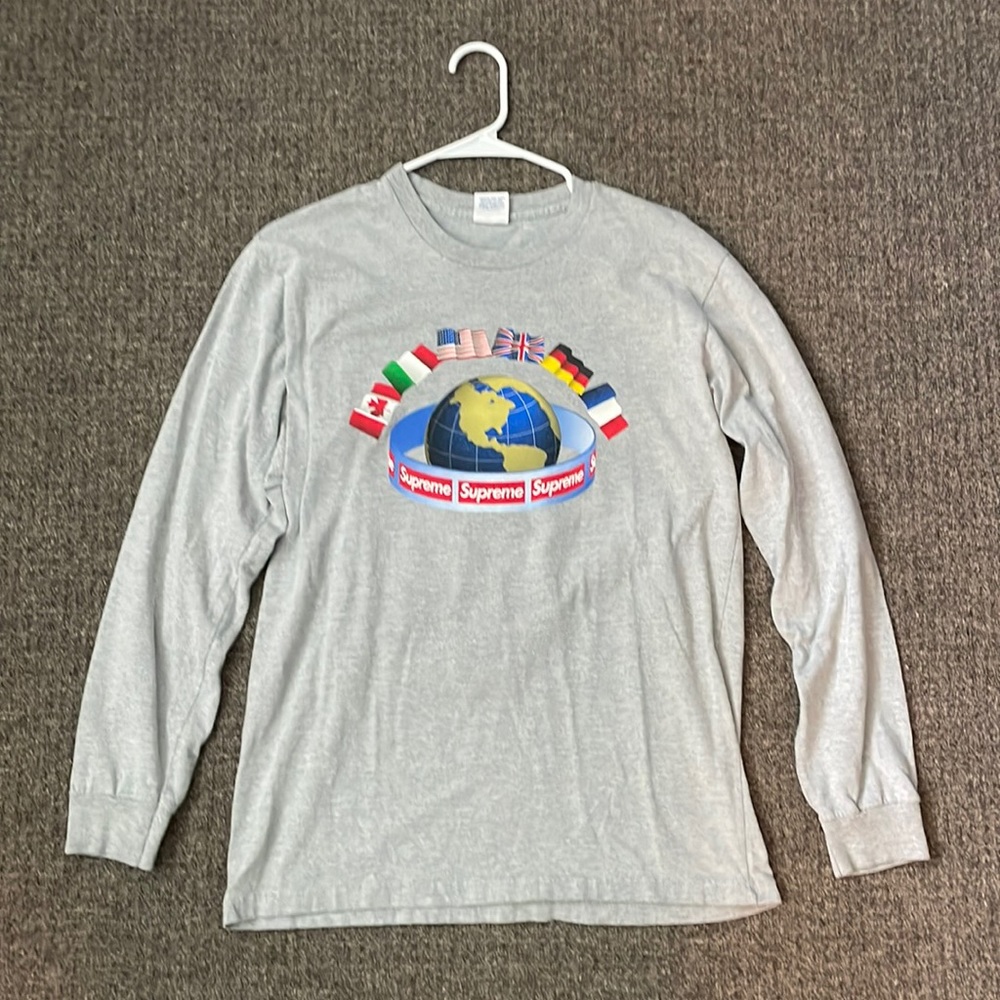 Supreme world t shirt